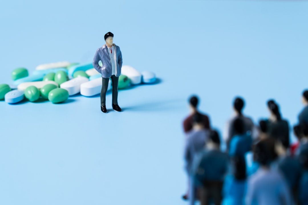 劳伦斯8与主流软件开发方案对比：功能与成本分析
